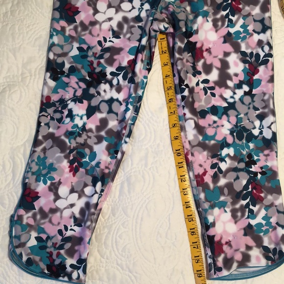 Joe Fresh Active Crop Leggings with sweet detailing and gorgeous colours size L - Picture 8 of 11